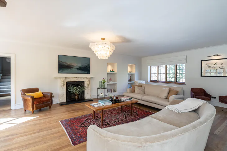 House Ellerton Road in Greater London