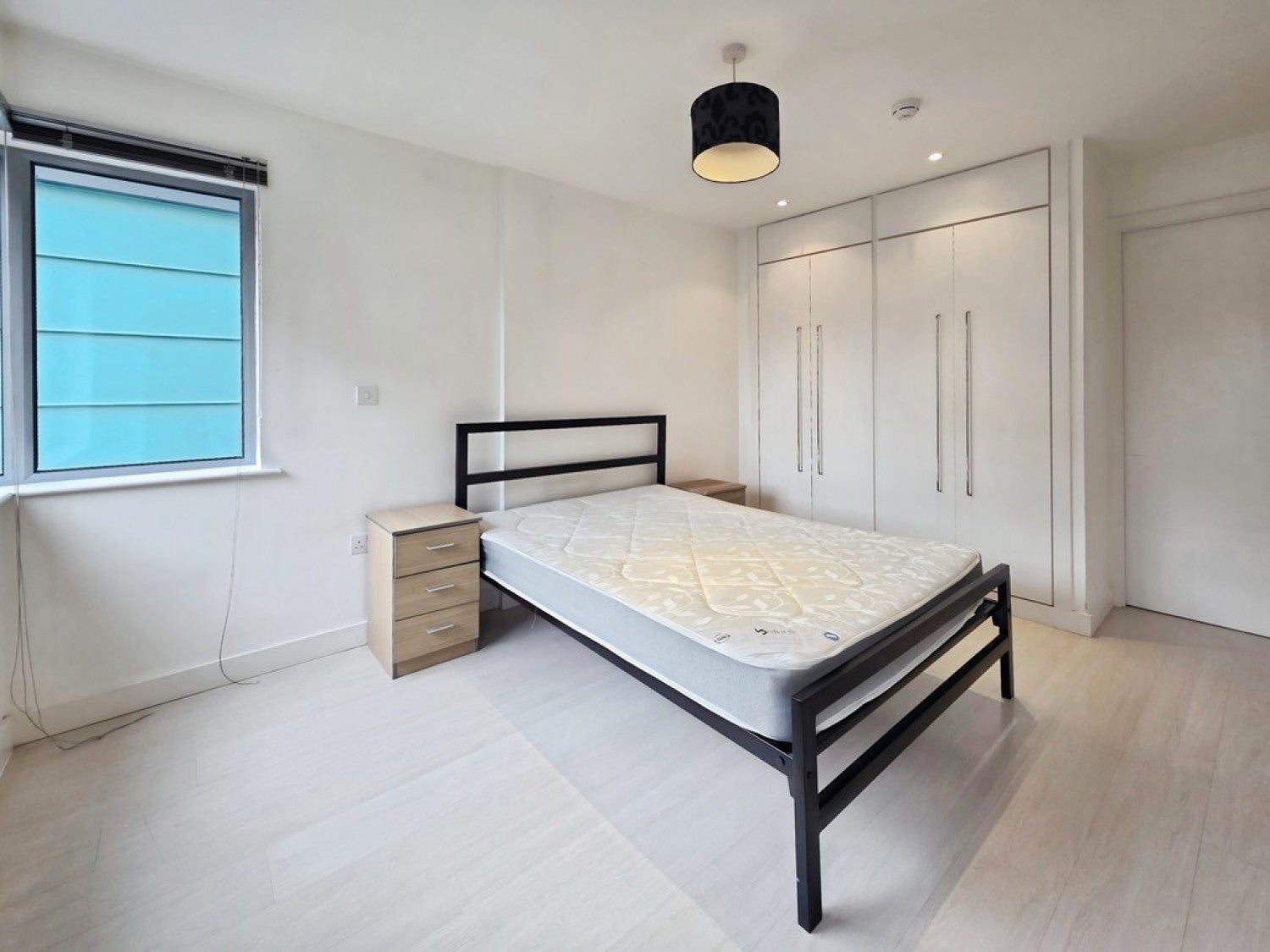Flat Ingram Street in Leeds