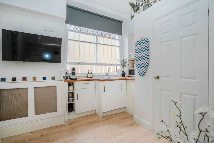 Room Challoner Street in Greater London
