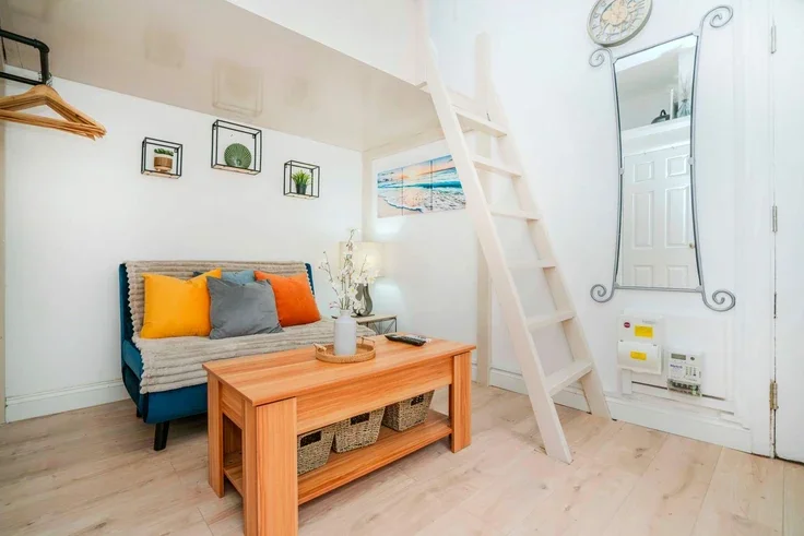 Room Challoner Street in Greater London