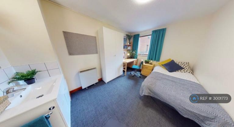 Room Turnpike Lane in Nottingham