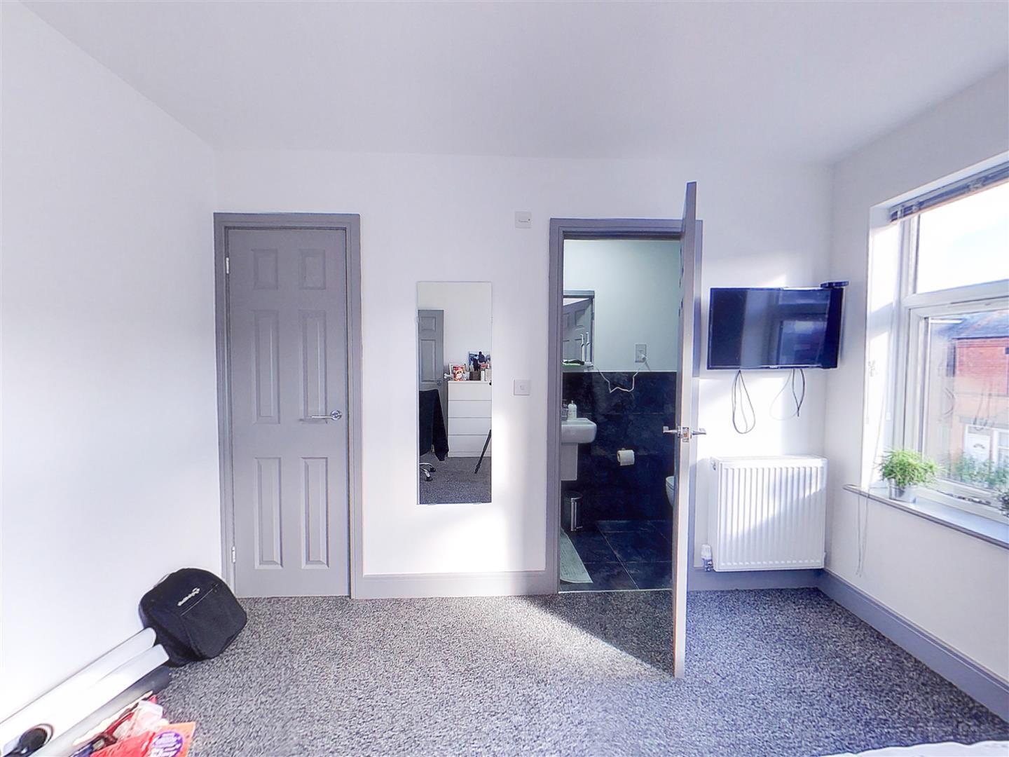 Flat Teignmouth Road in Birmingham