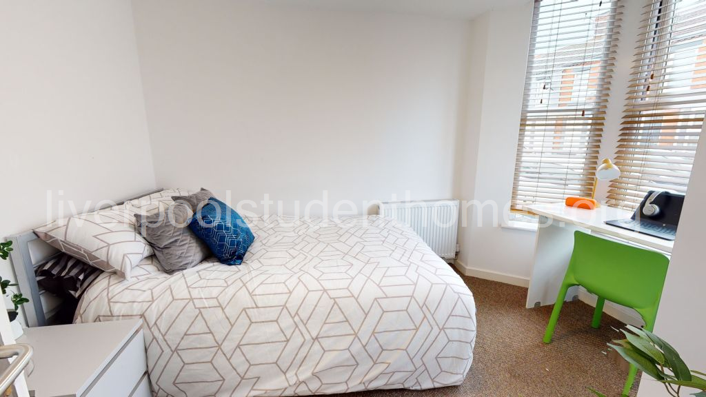 Room Shaw Street in Liverpool