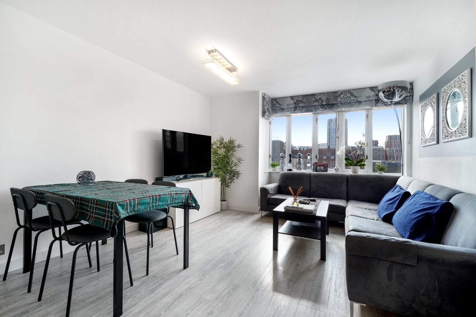 Flat Portman Gate in City of Westminster