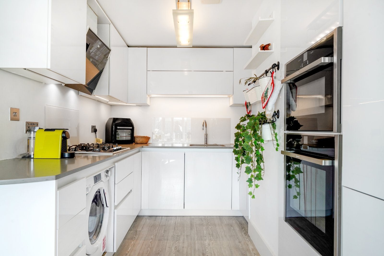 Flat Portman Gate in City of Westminster
