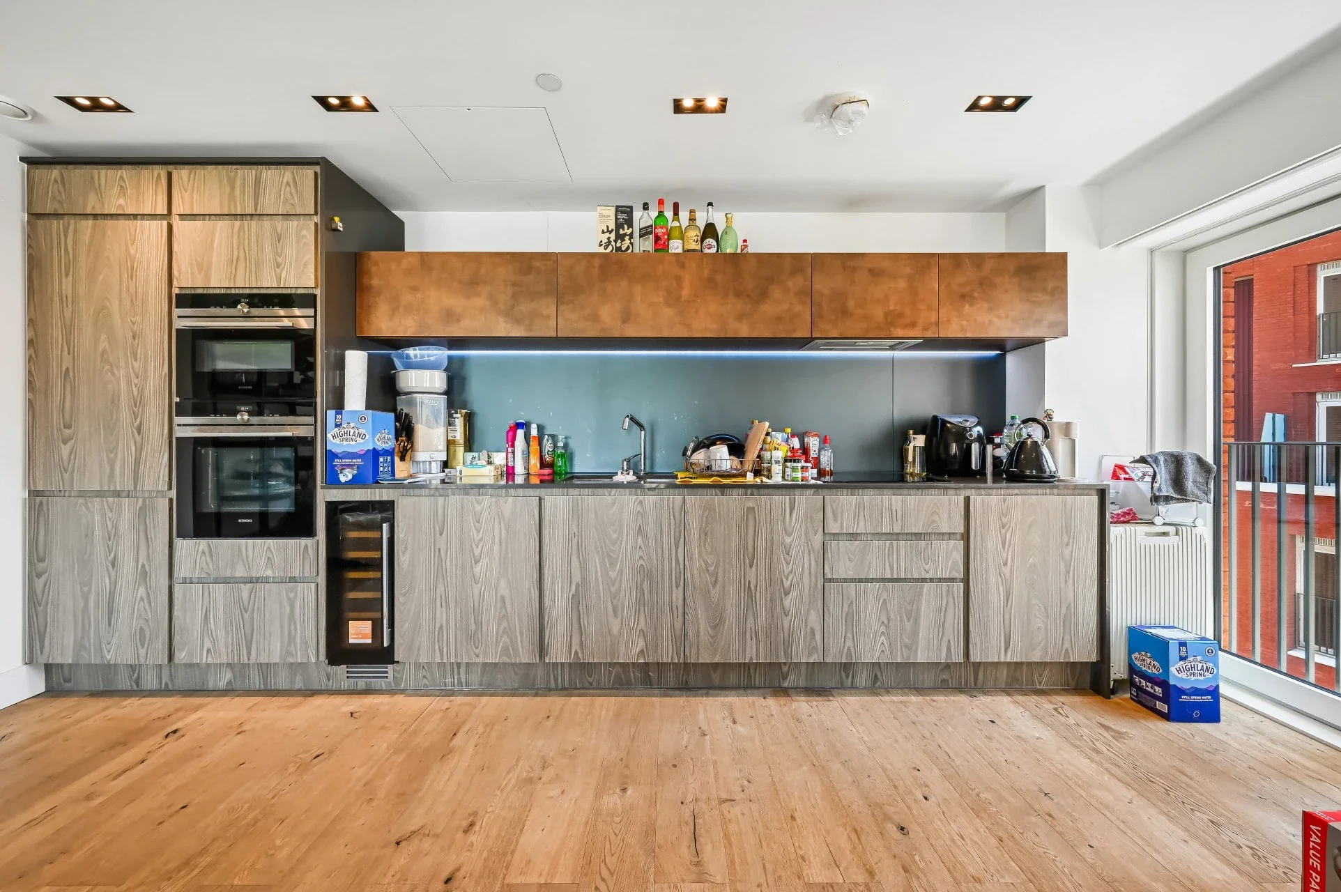Flat Wyvil Road in Greater London