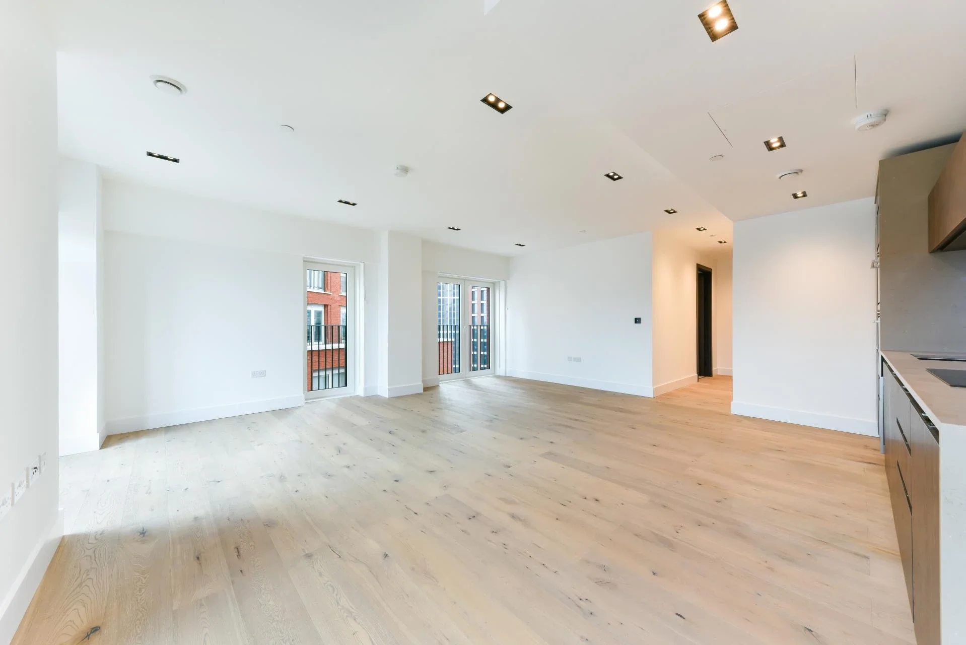 Flat Wyvil Road in Greater London