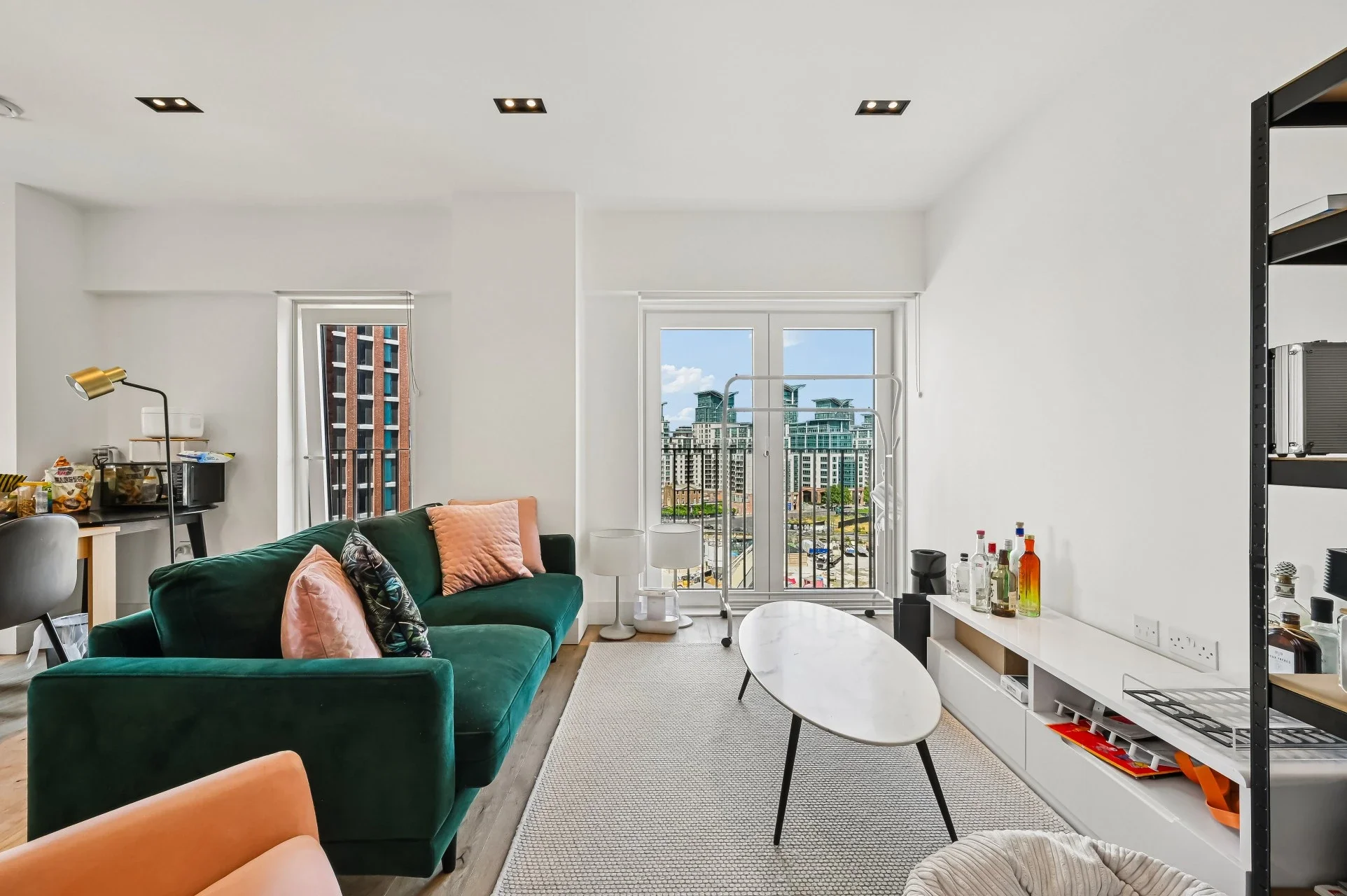 Flat Wyvil Road in Greater London