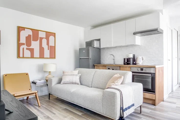 Appartement Rue du Colisée à Paris