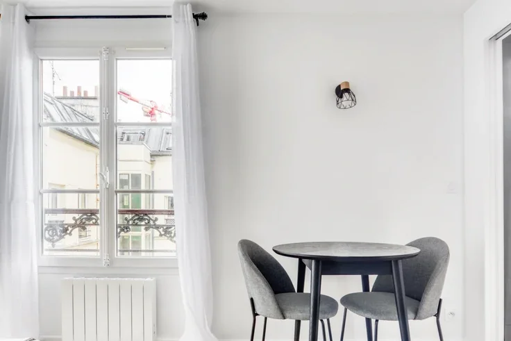 Appartement Rue du Colisée à Paris