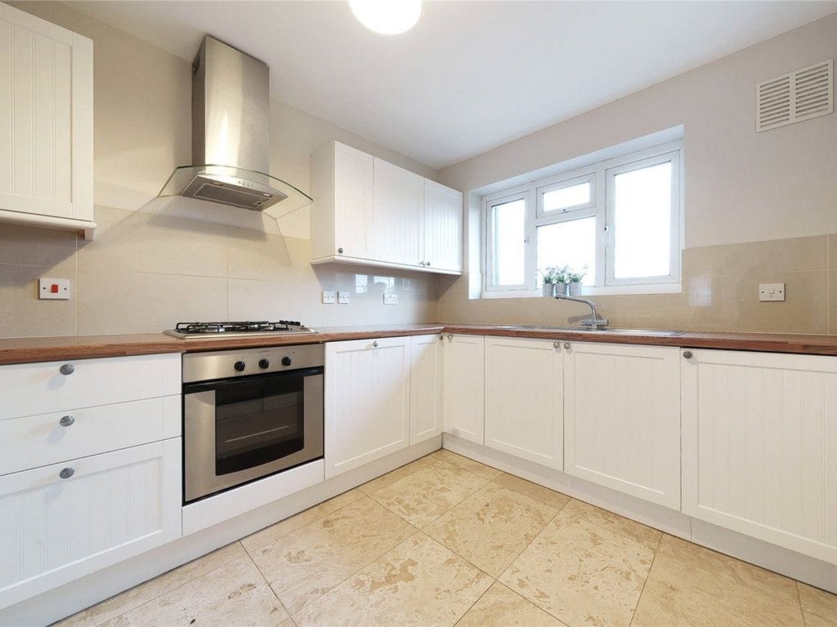 Flat Croydon Road in Greater London