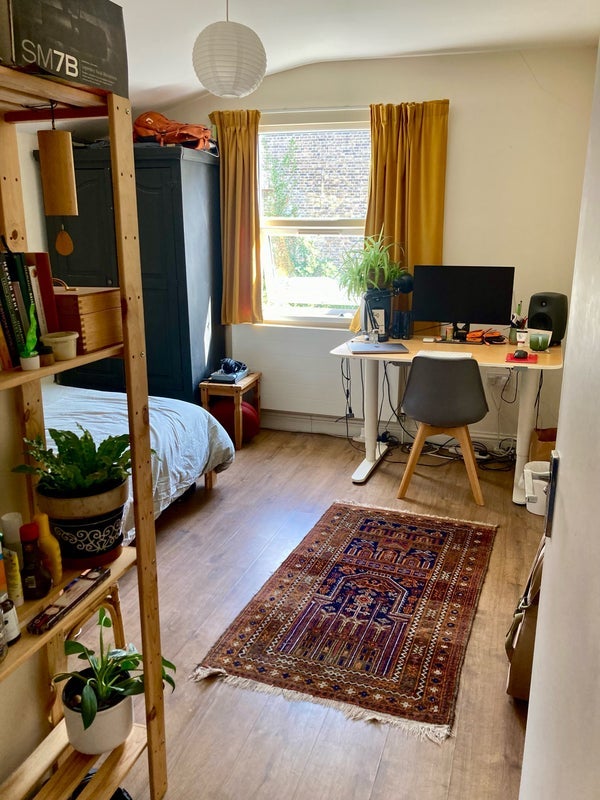 Room Whitburn Road in Greater London