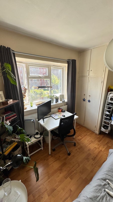 Room Fanshaw Street in Greater London