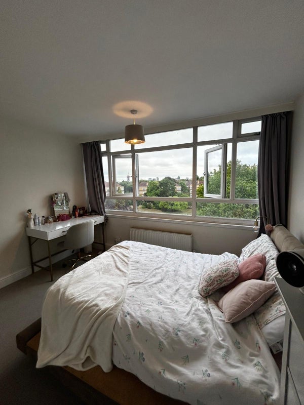 Room Kersfield Road in Greater London