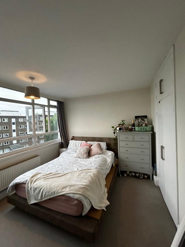 Room Kersfield Road in Greater London