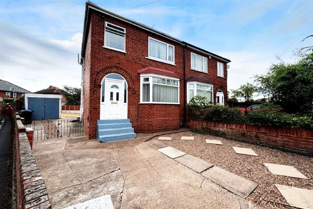 House Hill Top Crescent in Doncaster