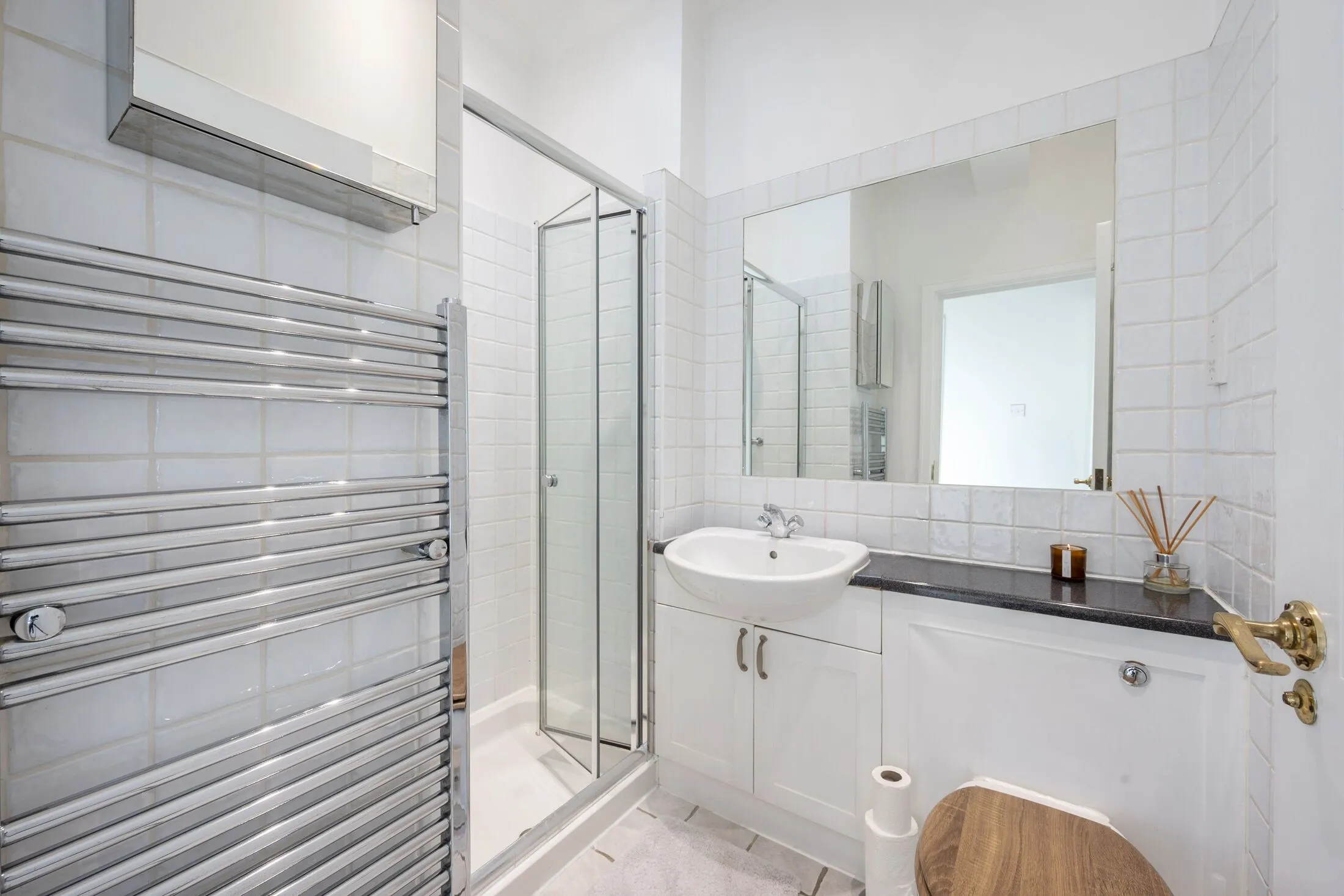 Flat Homefield Road in Greater London