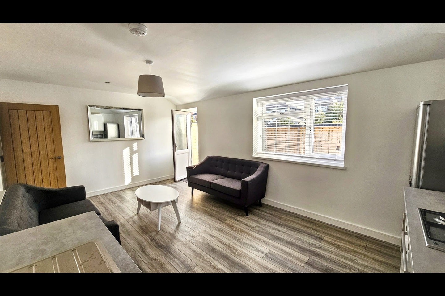 Flat Caerphilly Road in Cardiff