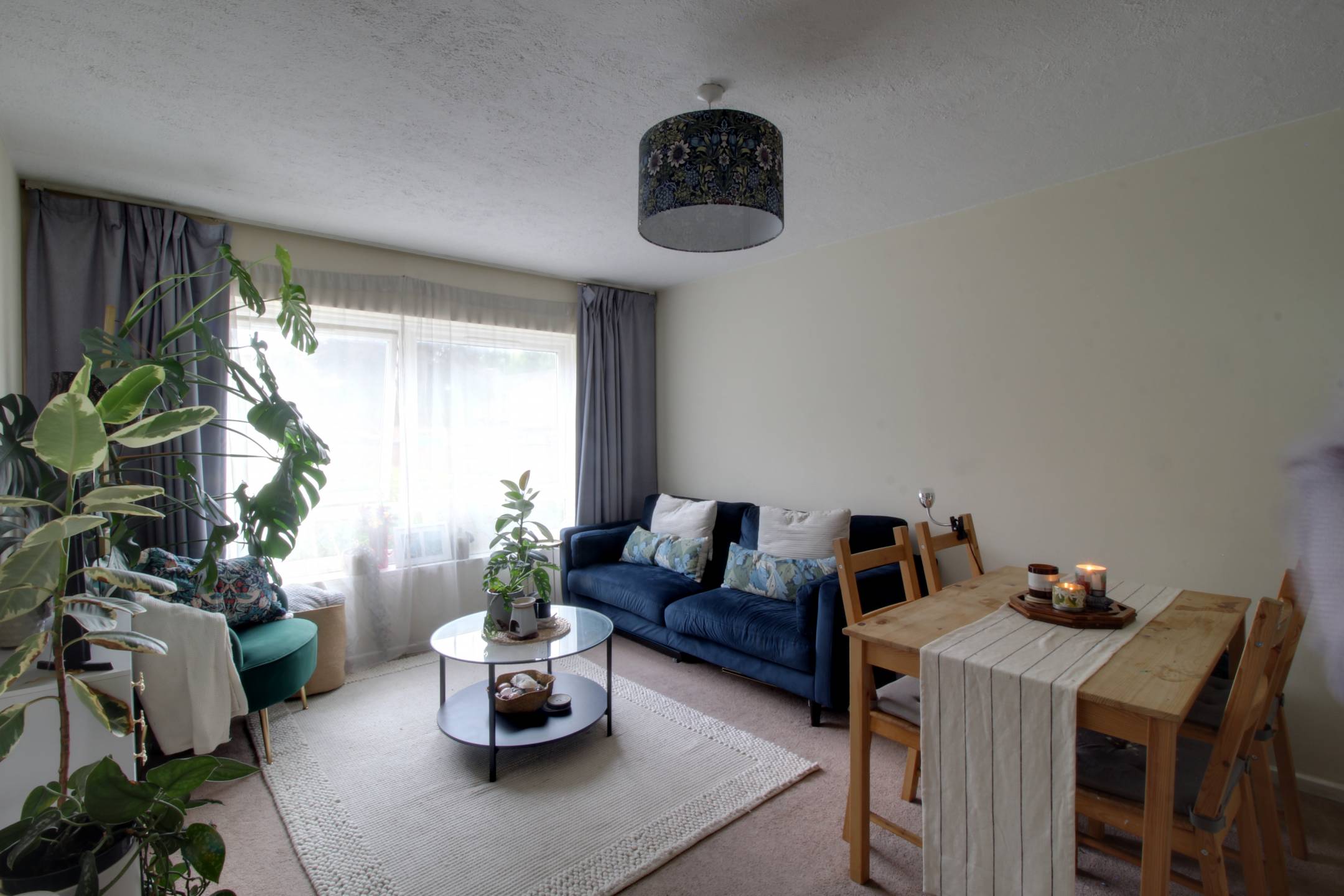 Flat Chepstow Road in Greater London