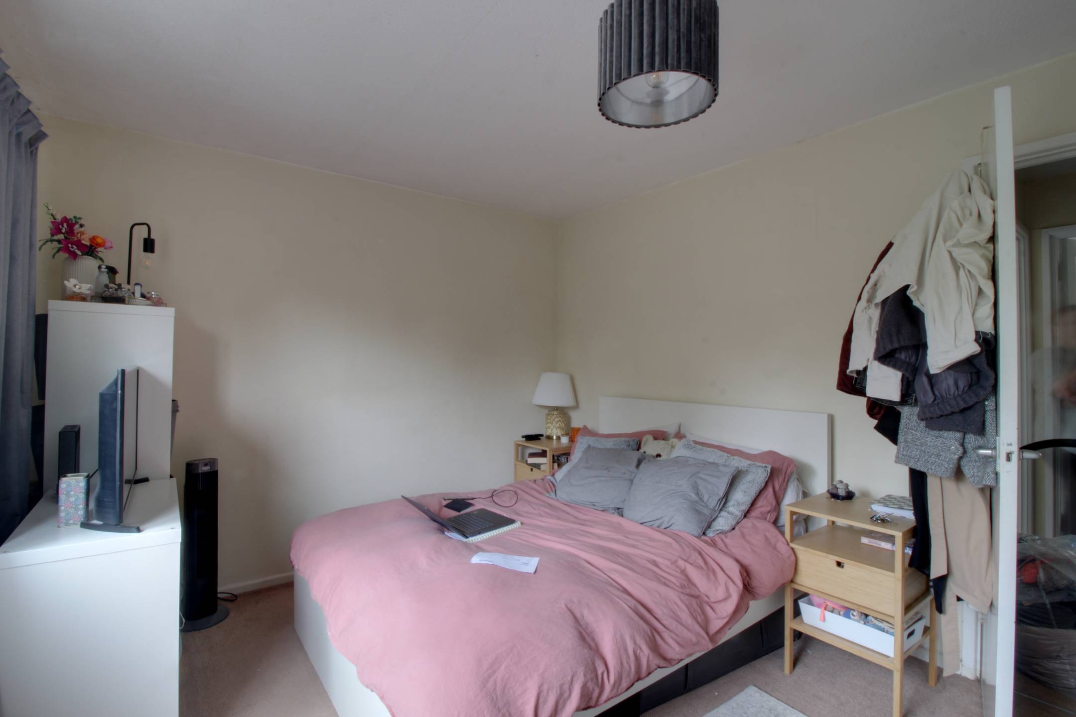 Flat Chepstow Road in Greater London