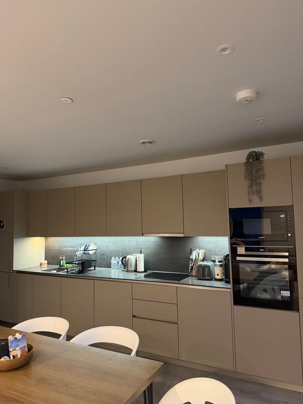 Flat Ash Avenue in Greater London