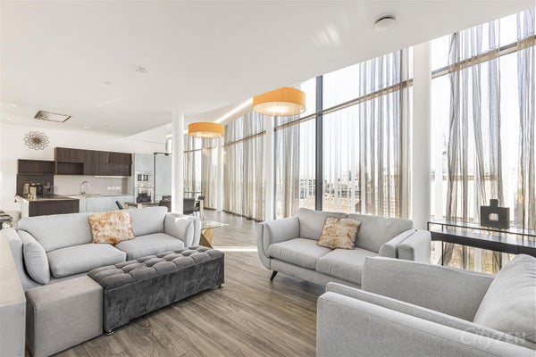 Flat Payne Road in London