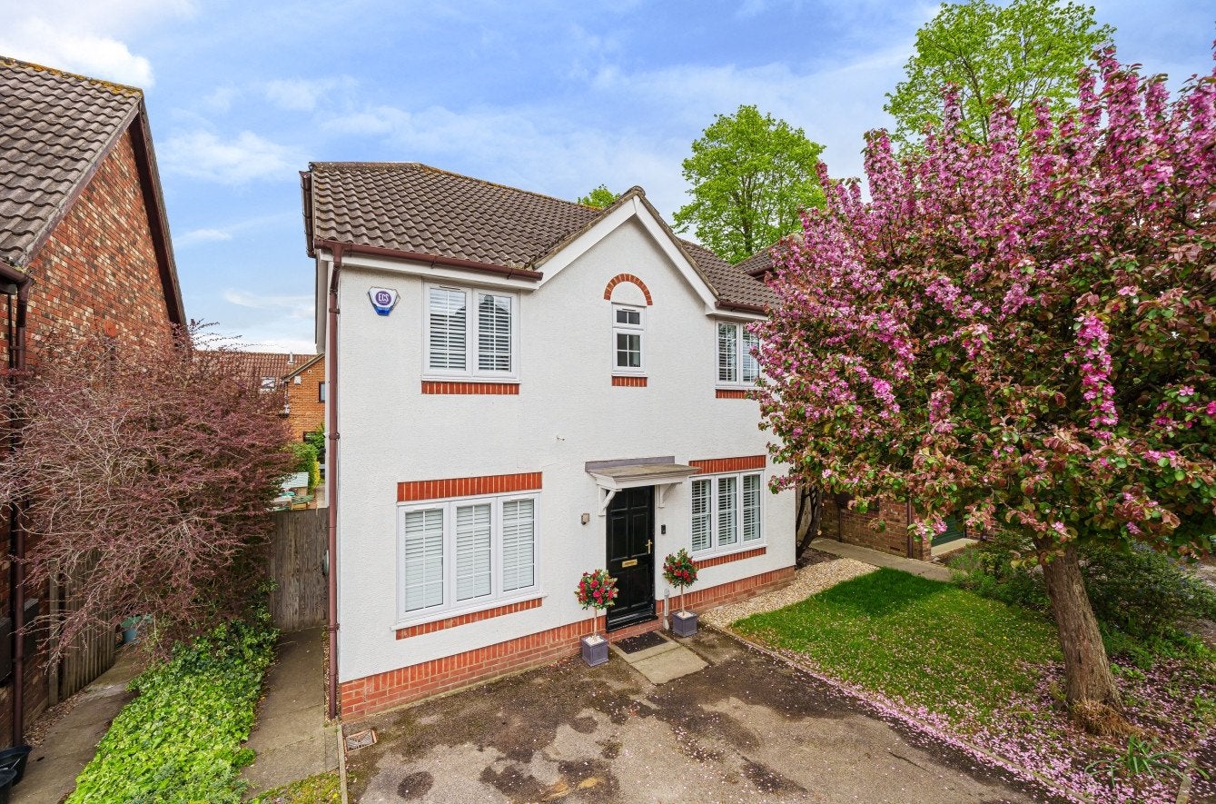 House Cleeve Park Gardens in Greater London