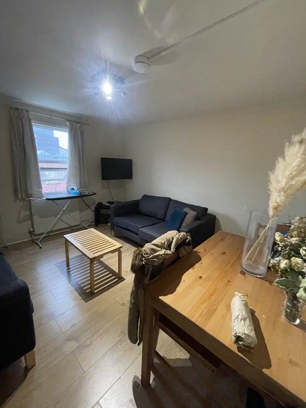 Room Studland Street in Greater London