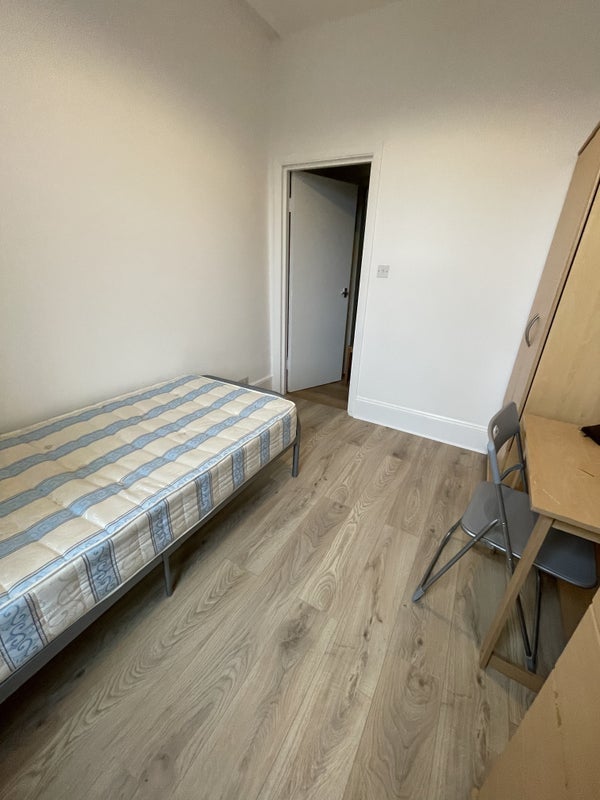 Room Studland Street in Greater London