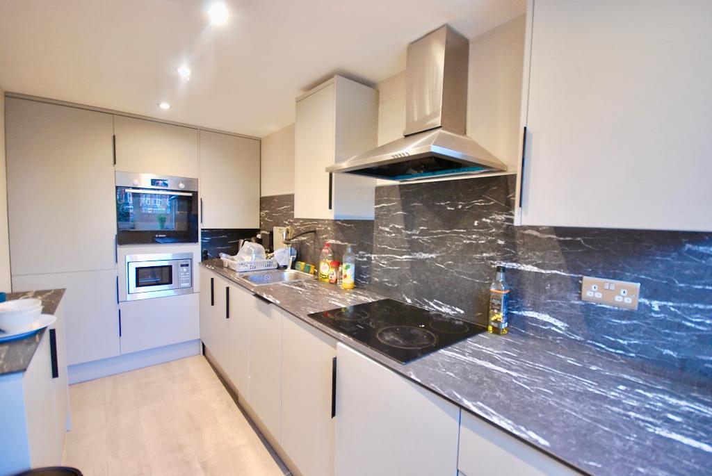 House Parrs Wood Road in Manchester