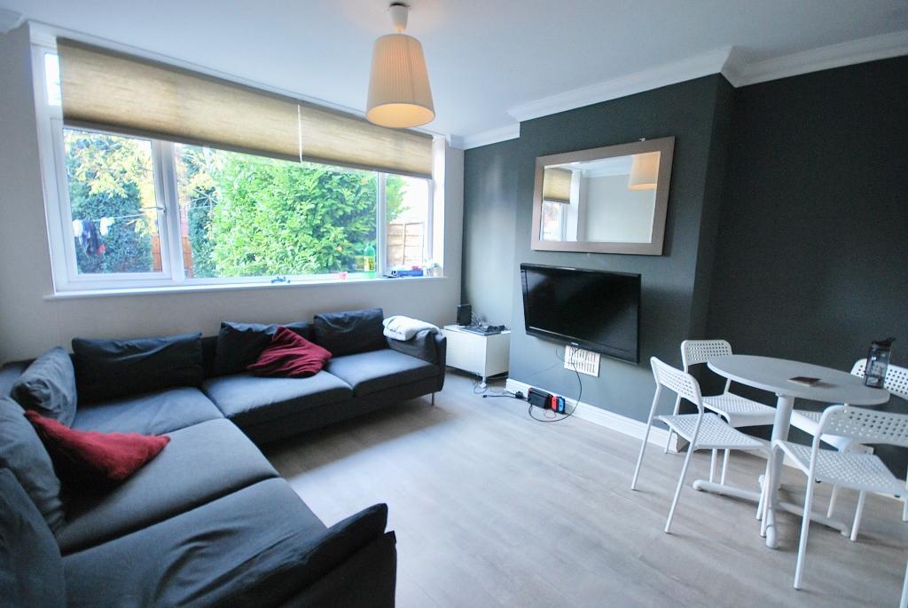 House Parrs Wood Road in Manchester