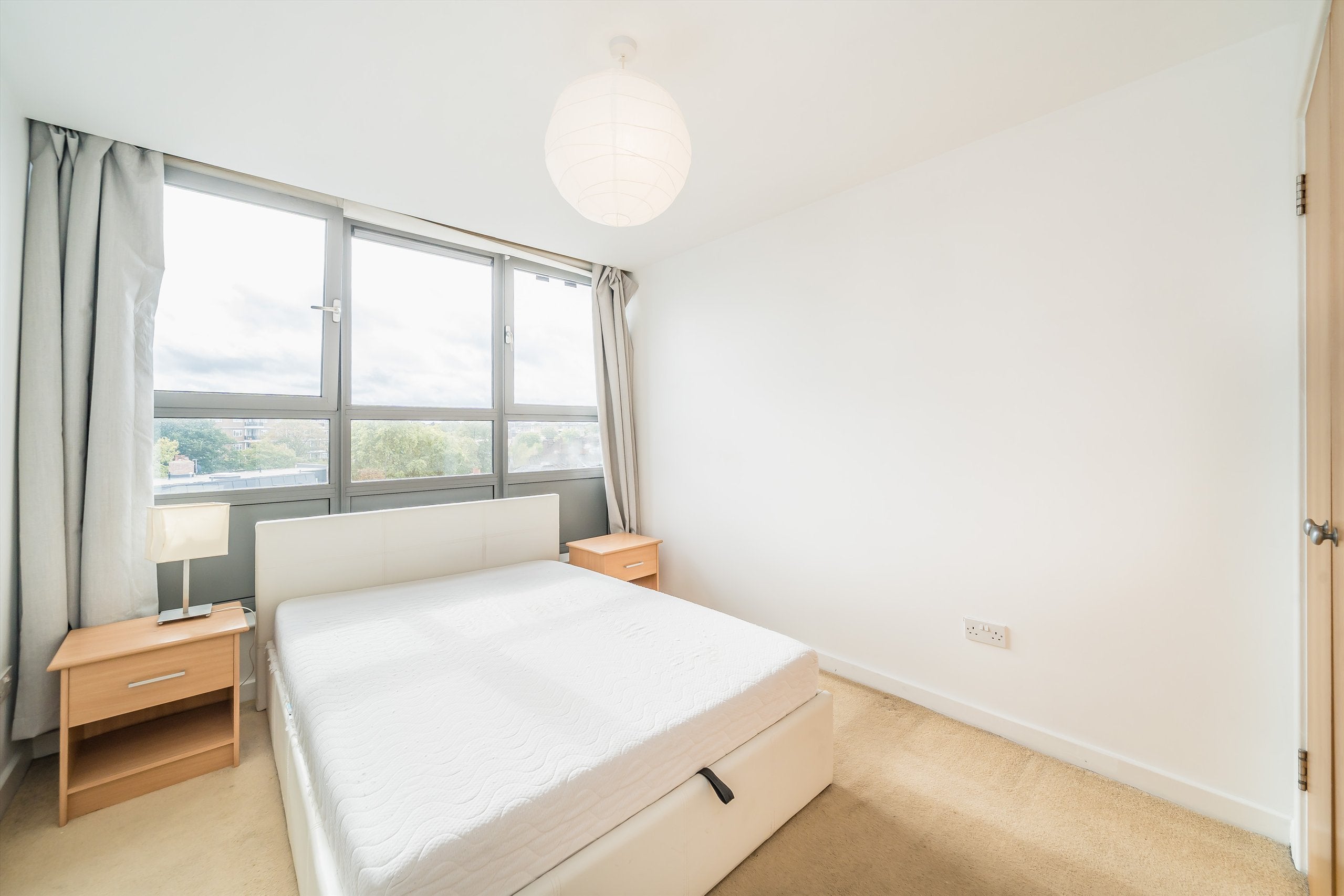 Flat New Park Road in Greater London