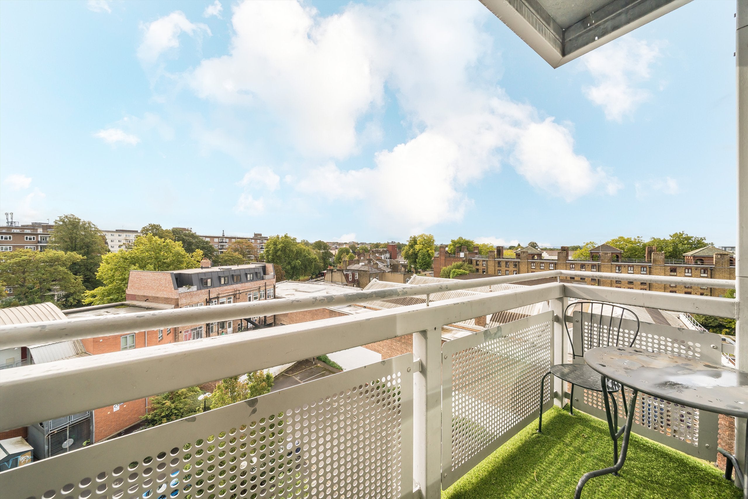 Flat New Park Road in Greater London