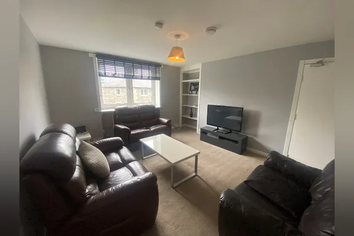 Flat Willowbank Road in Aberdeen City