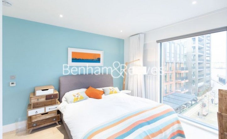 Flat Central Avenue in Greater London
