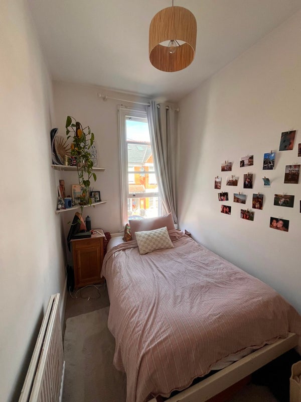 Room Yukon Road in Greater London