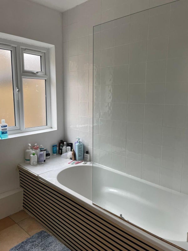 Room Yukon Road in Greater London