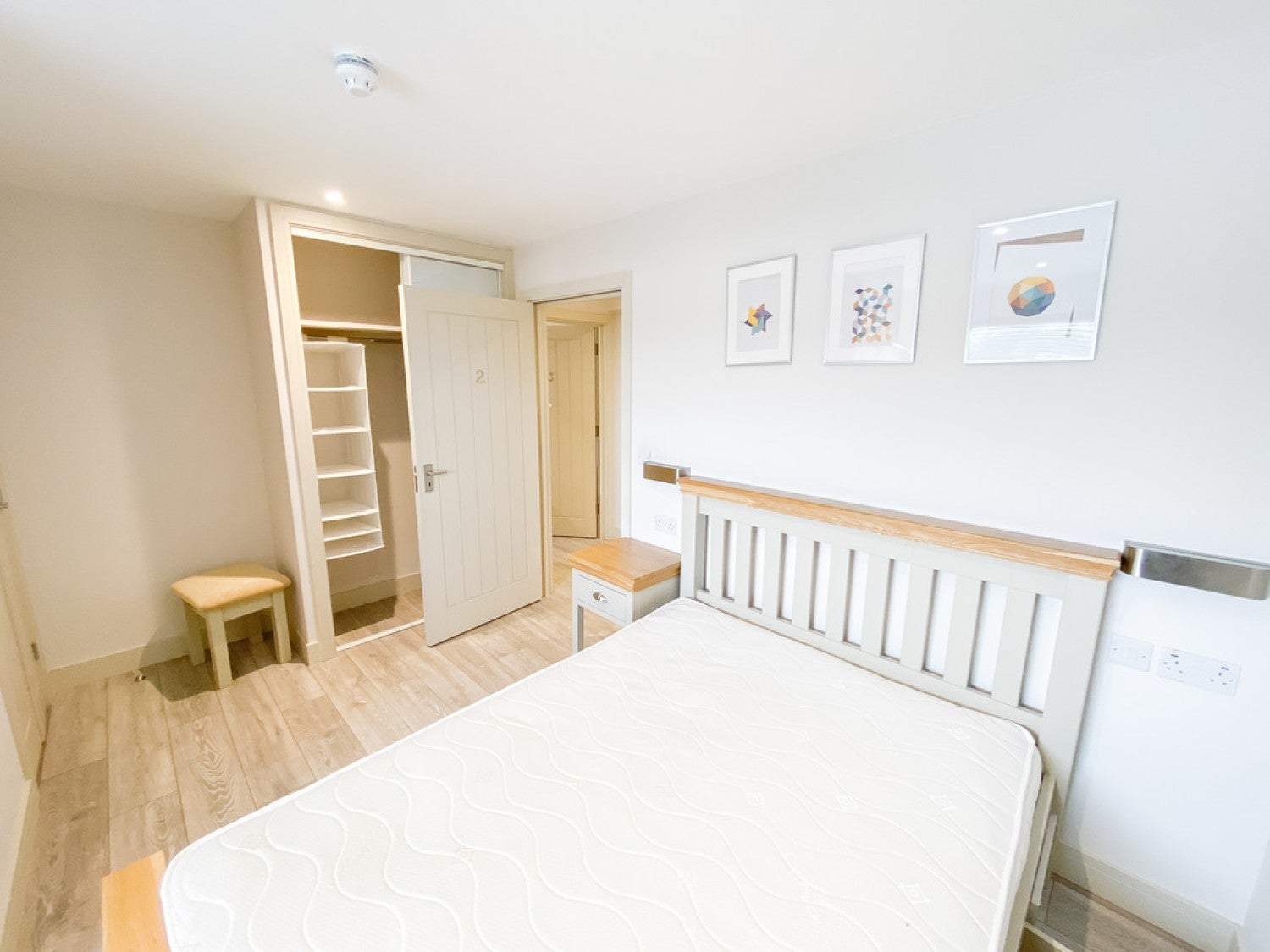 Flat Winnall Manor Road in Winchester