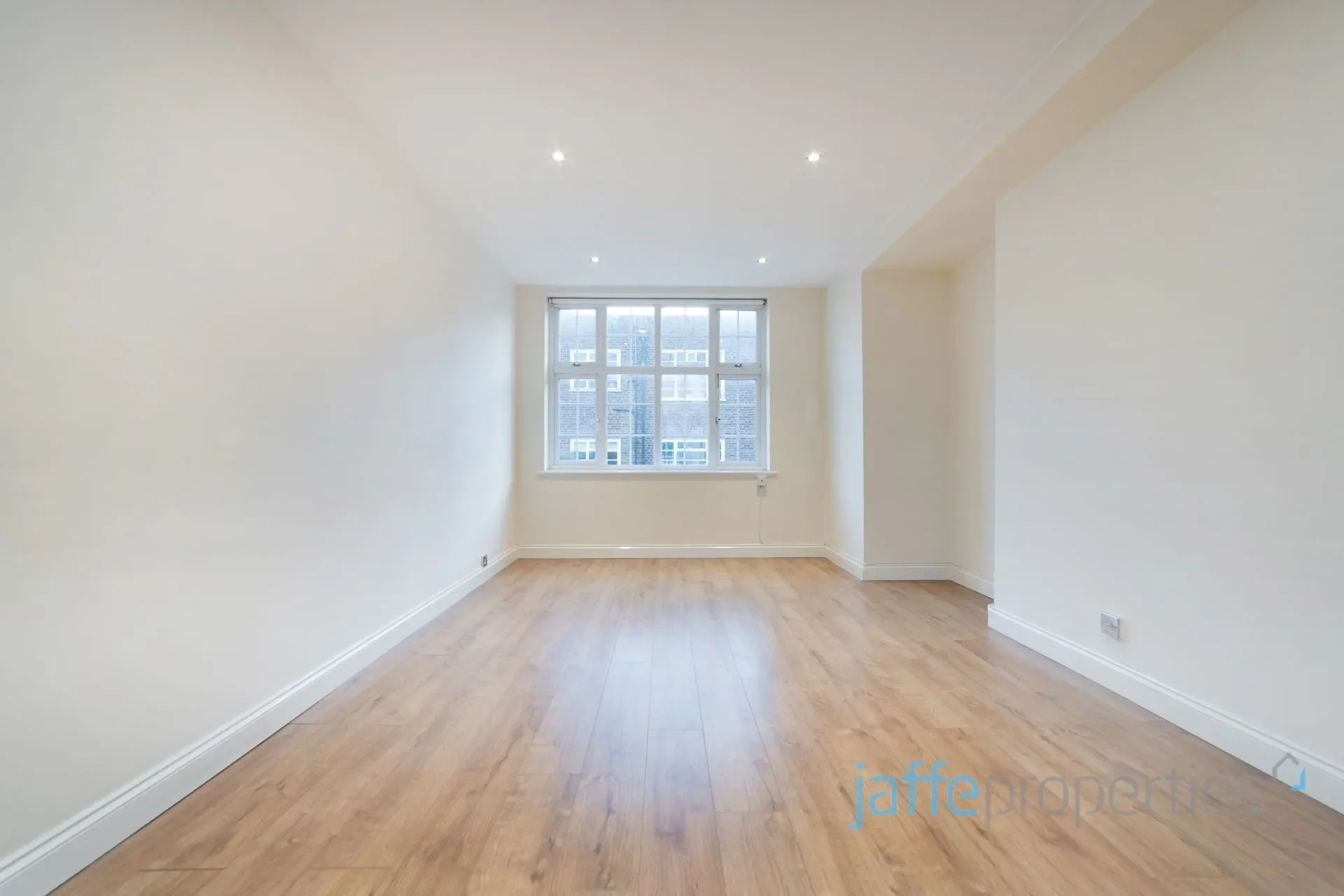 Flat West End Lane in Greater London