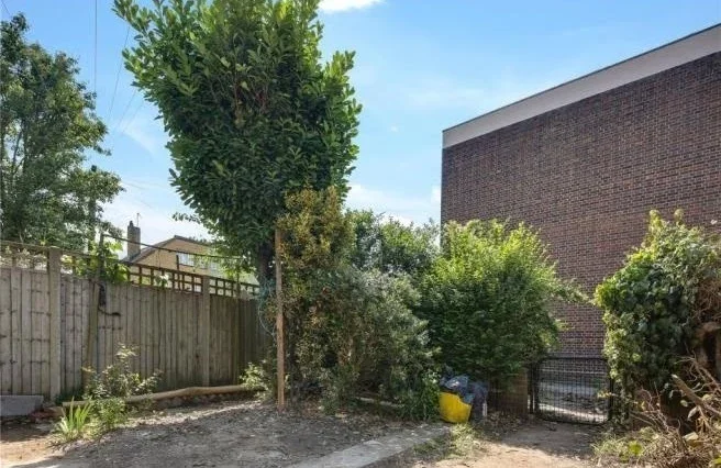 House Maroon Street in Greater London