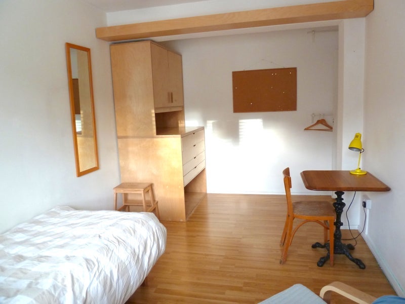 Room Glazebrook Close in Greater London