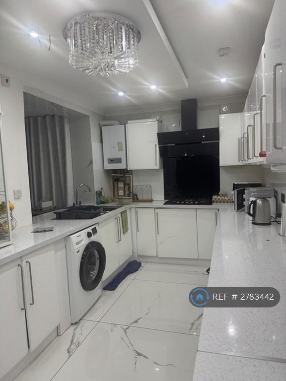 Room Swale Close in Kenningtons