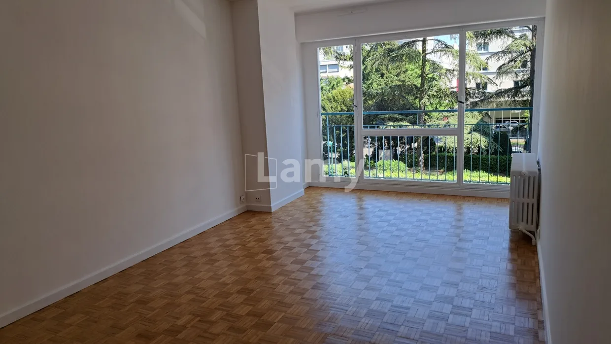 Flat Avenue Condorcet in Villeurbanne