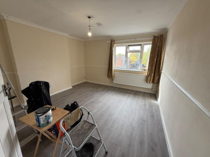 Flat Fielding Street in Greater London