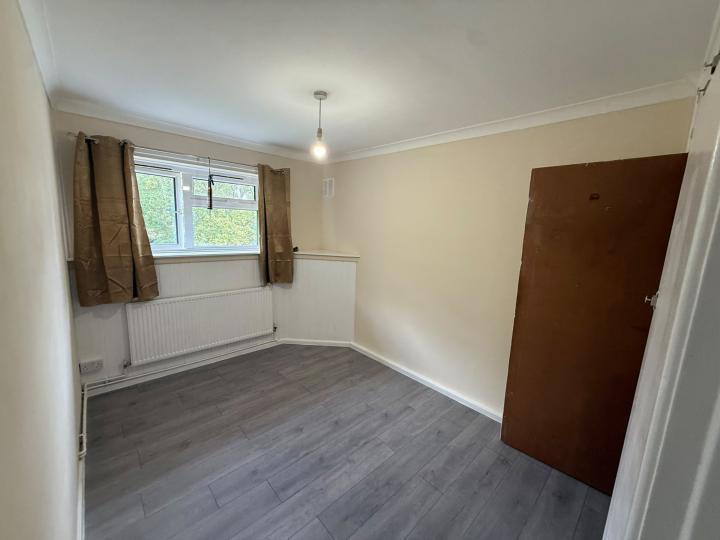 Flat Fielding Street in Greater London