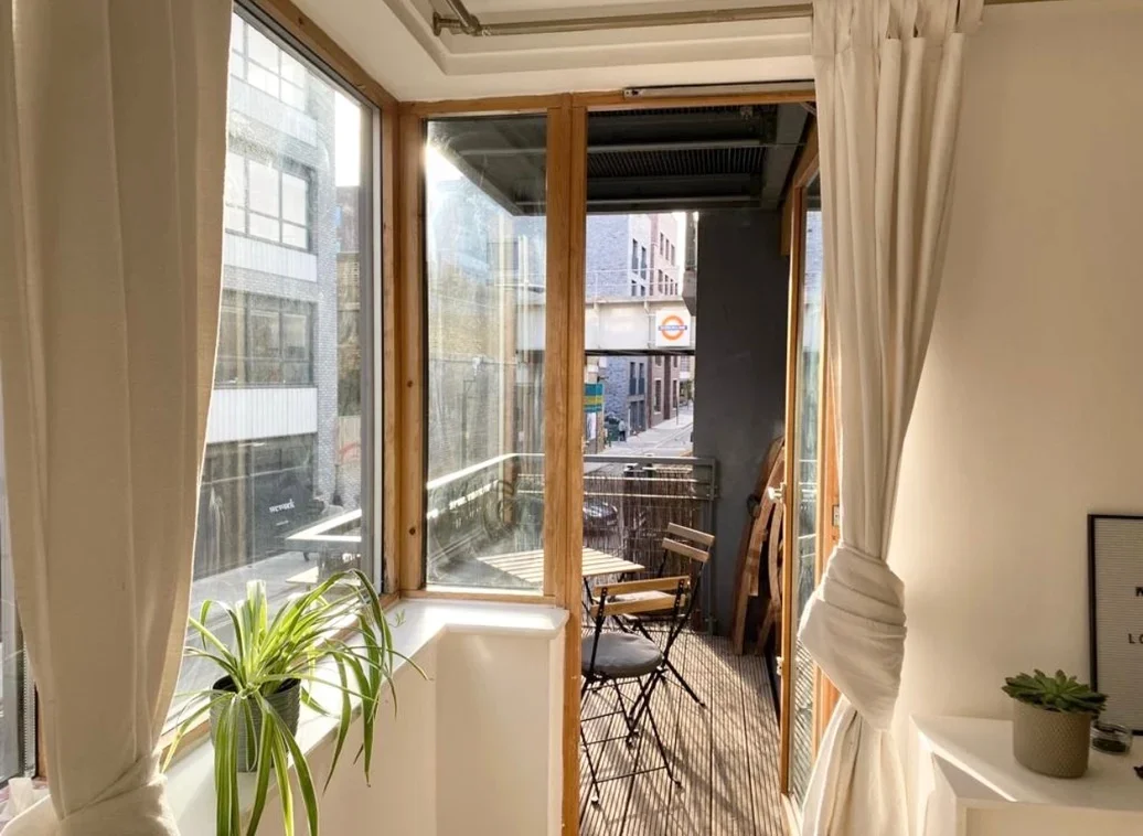 Flat Cremer Street in Greater London