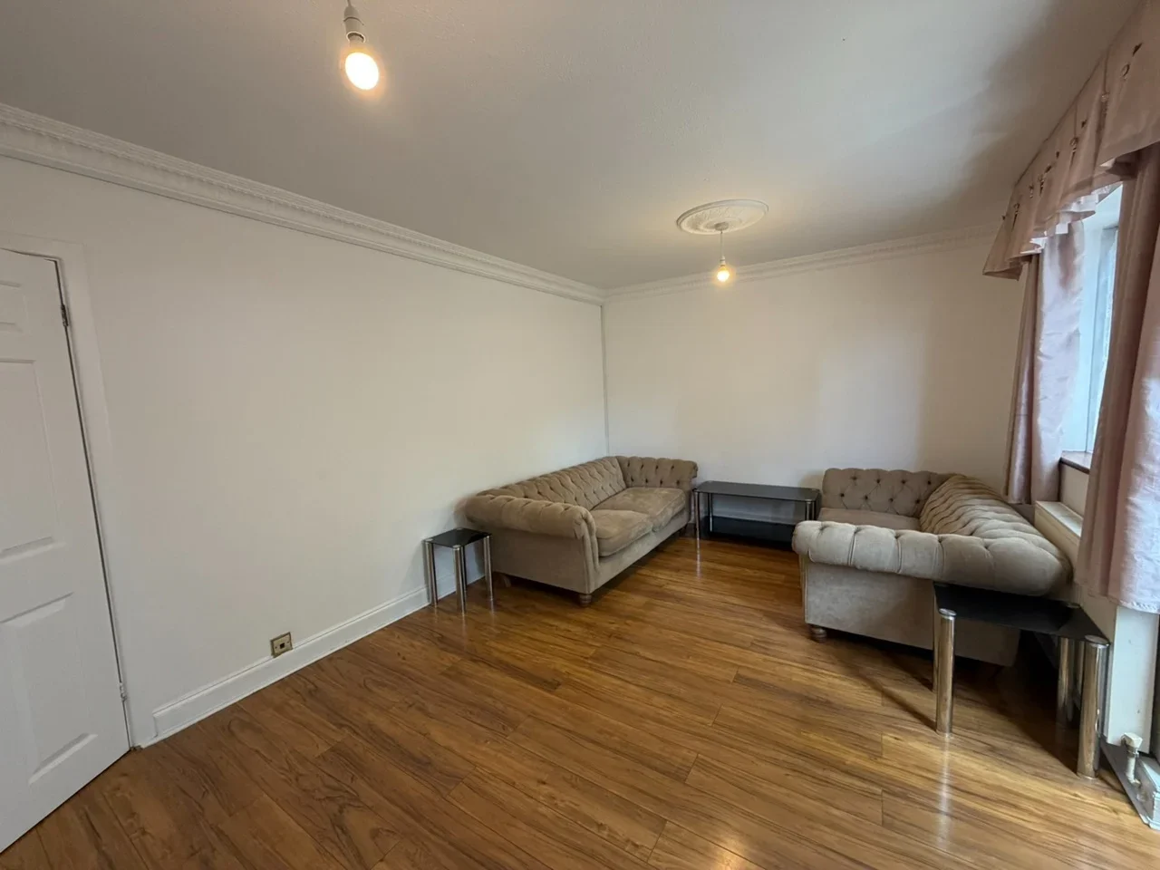 Flat Haldane Road in Greater London