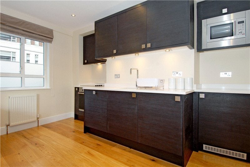 Flat Sloane Avenue in Greater London