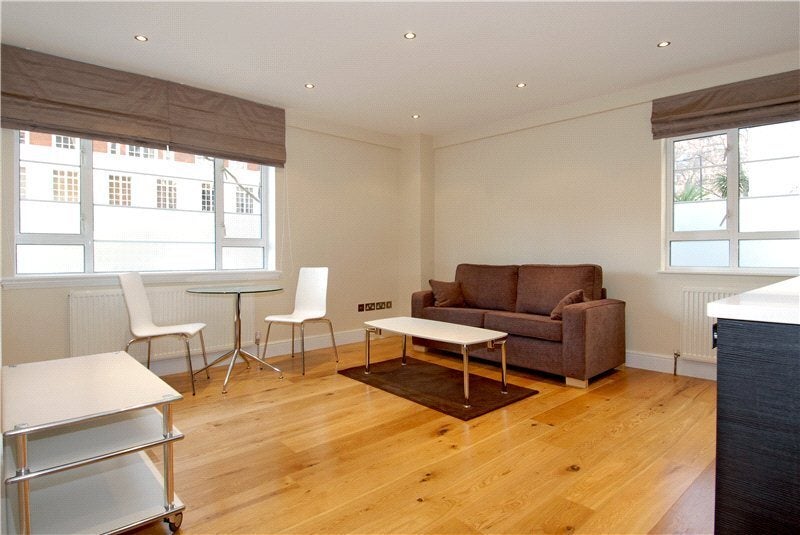 Flat Sloane Avenue in Greater London