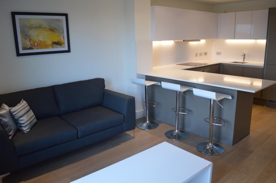 Flat Portal Way in London